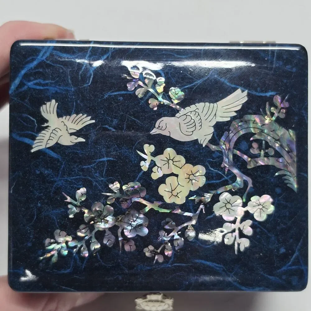Vintage Korean Asian Lacquered Jewelry Box Turtle Clasp Abalone Shell Birds